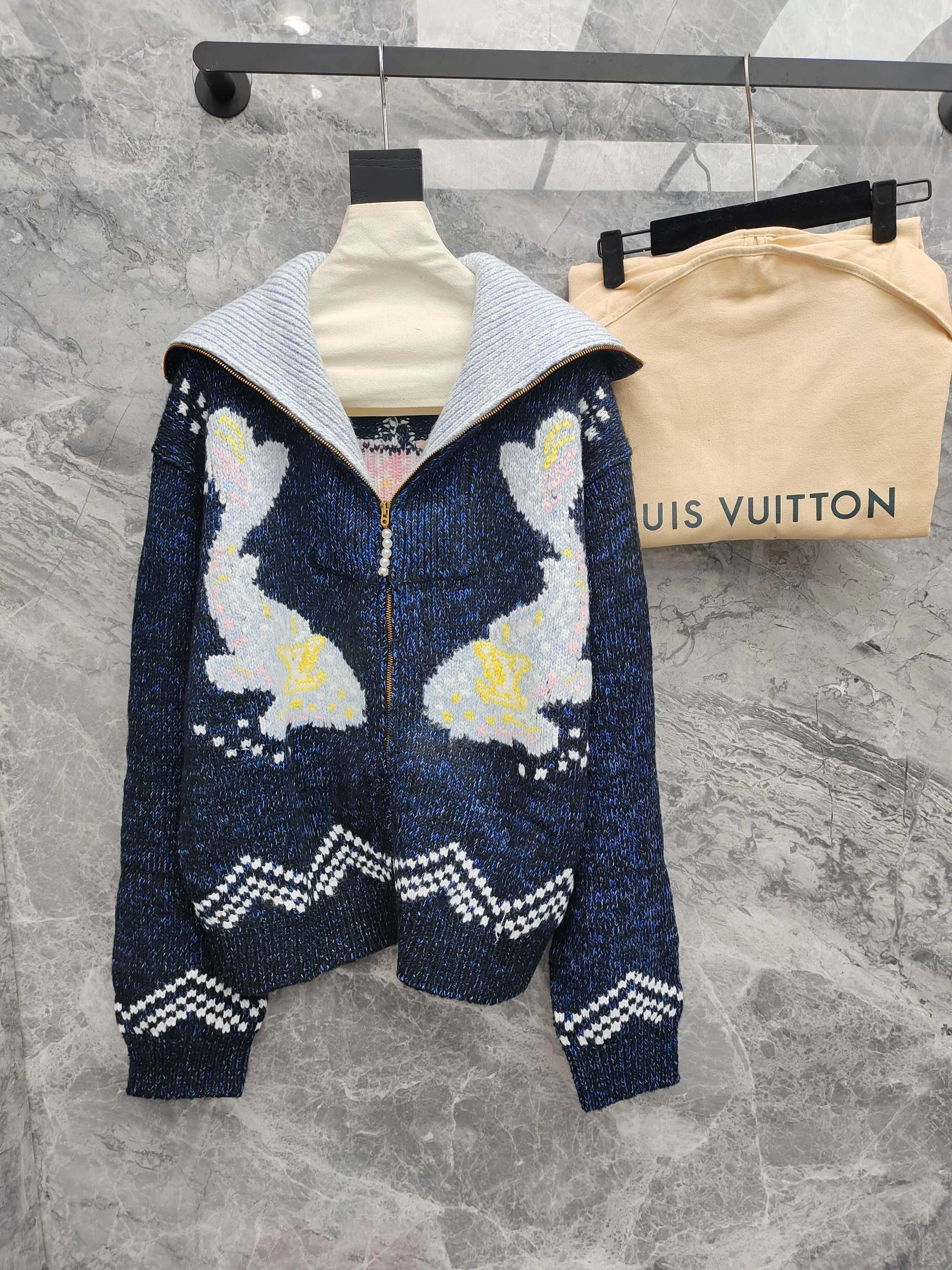 wg.luxury- 8V item:E-F000I0116